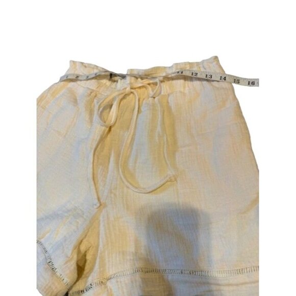 DOKOTOO Women's Cream High Waisted Pull On Shorts Size Medium NWT - Picture 9 of 9
